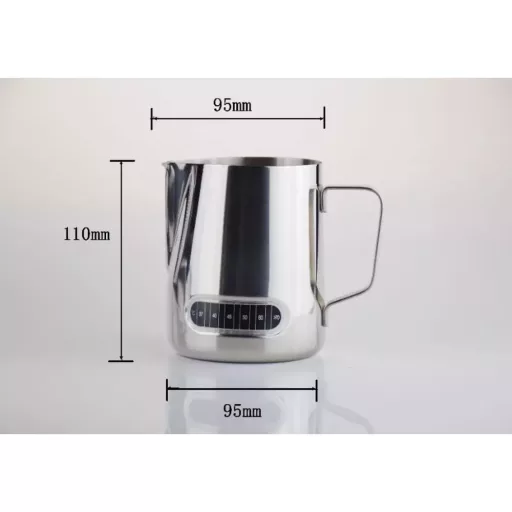 LHT Tejkiöntő kanna hőmérővel (600 ml)