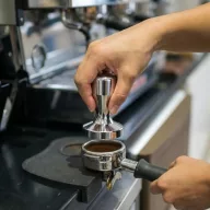 Moqinai rozsdamentes tamper 51 mm, szilikon alátéttel